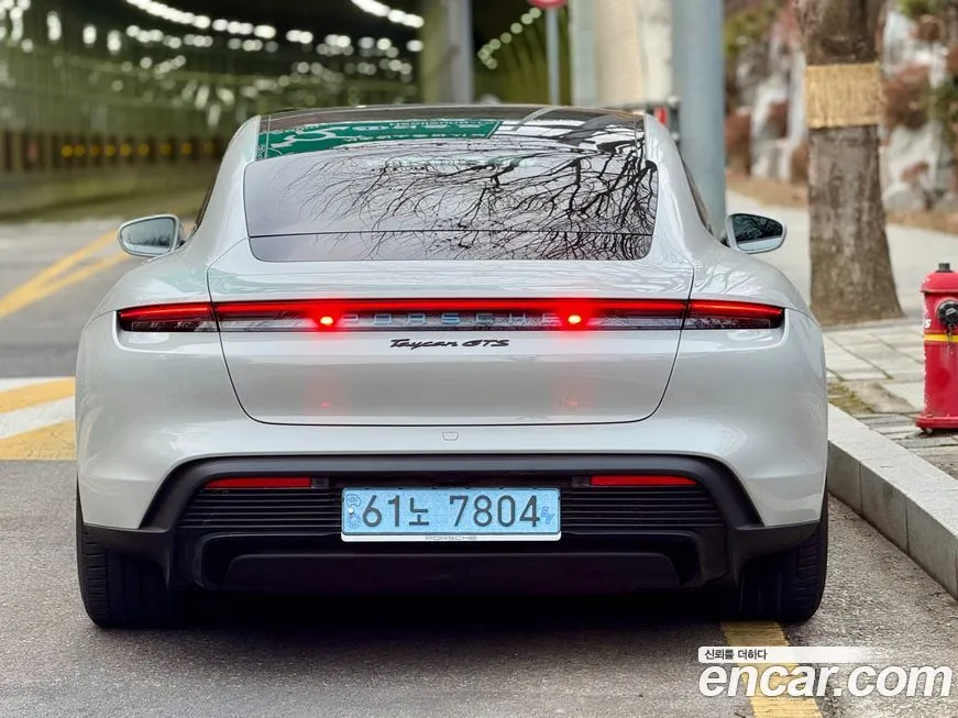 Porsche Taycan 2022 из KR, фото 7