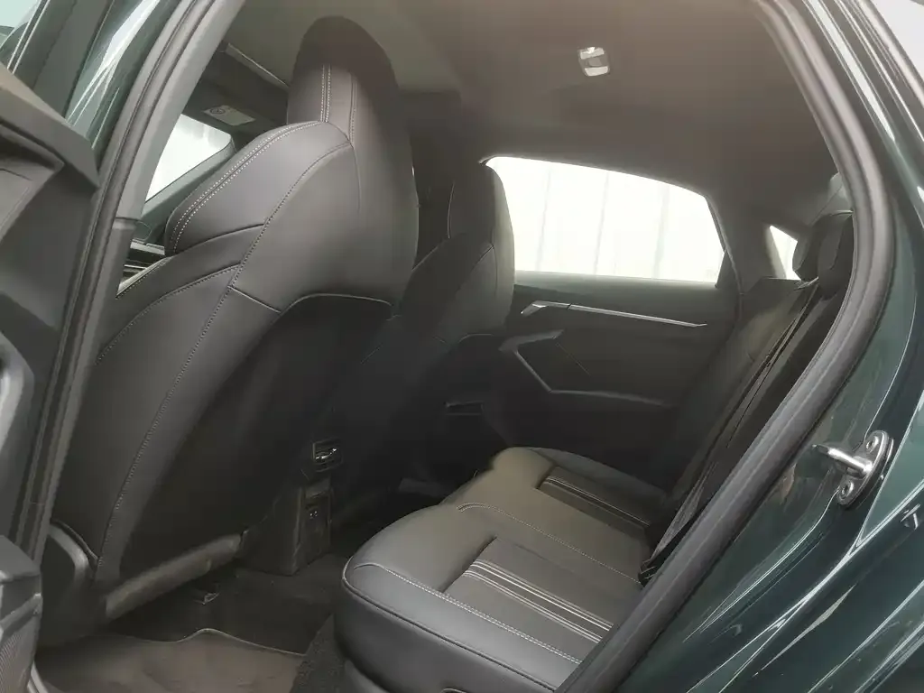 Audi A3 2023 из CN, фото 2