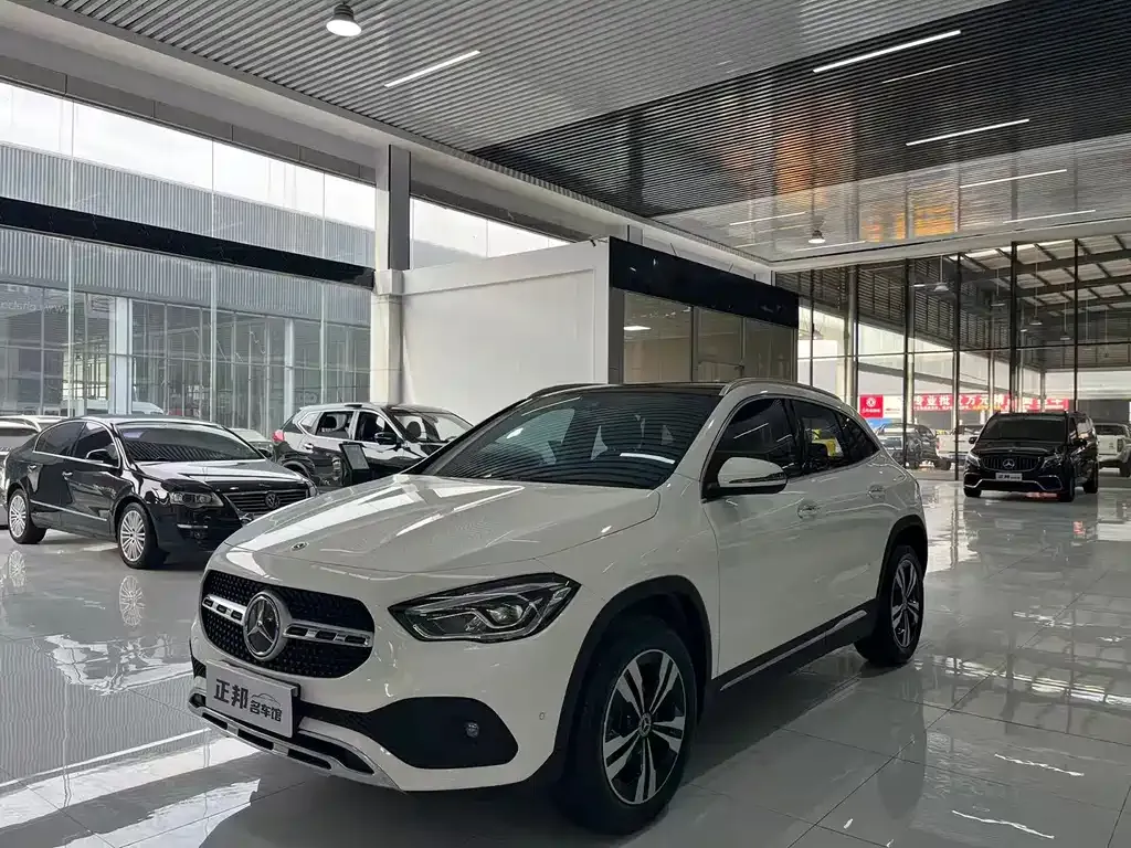 Mercedes-Benz GLA — фото 1