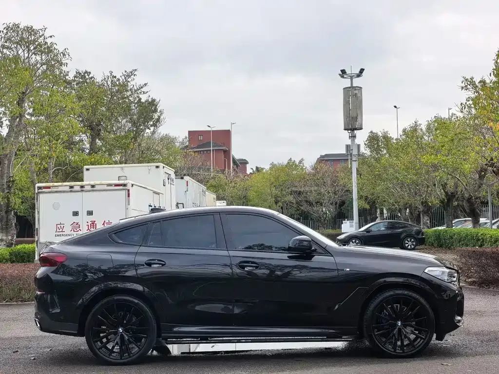 BMW X6 2023 из CN, фото 8