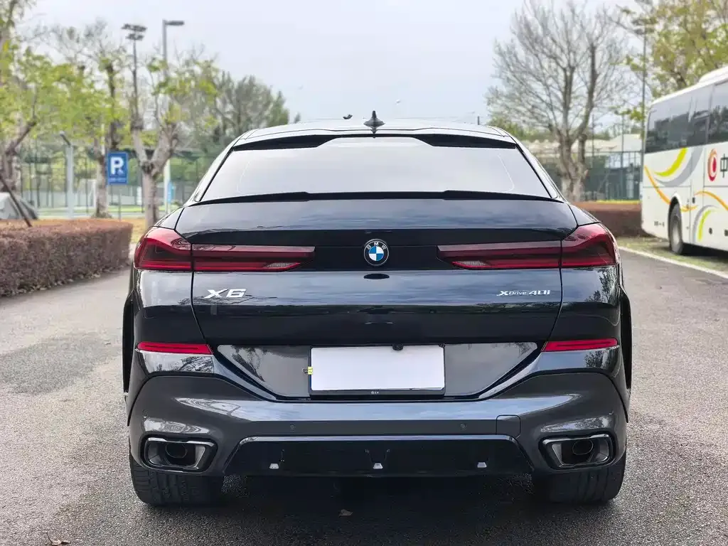 BMW X6 2023 из CN, фото 2