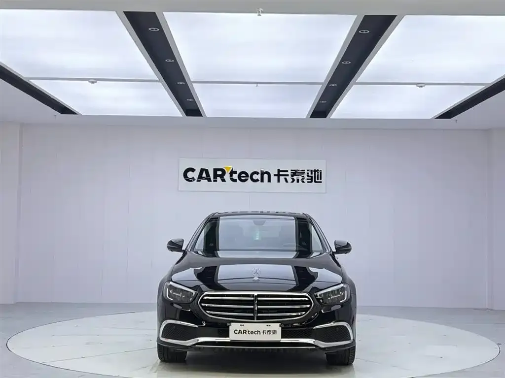 Mercedes-Benz E-Class — фото 7