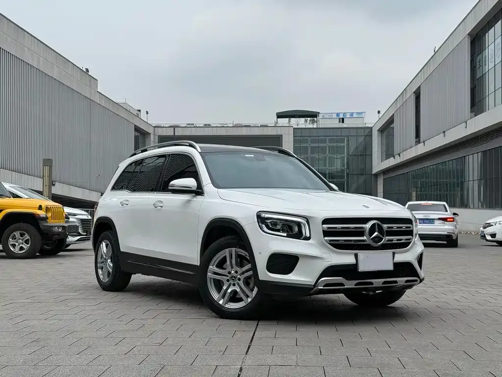 Mercedes-Benz GLB — фото 2