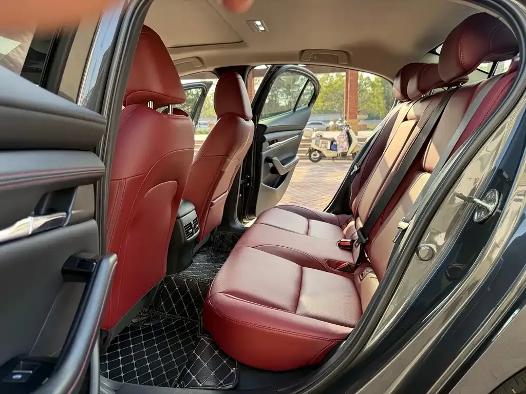 Mazda 3 Axela 2024 из CN, фото 9