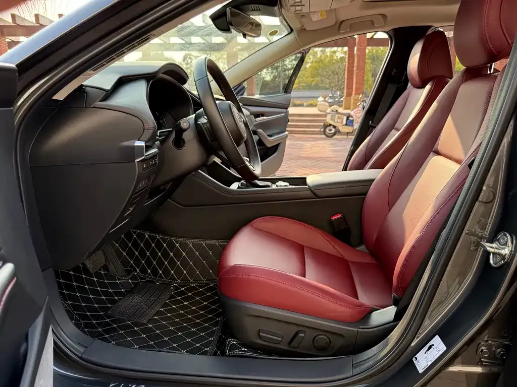 Mazda 3 Axela 2024 из CN, фото 10