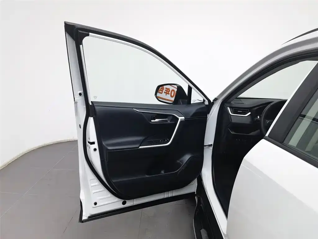 Toyota RAV4 2024 из CN, фото 5