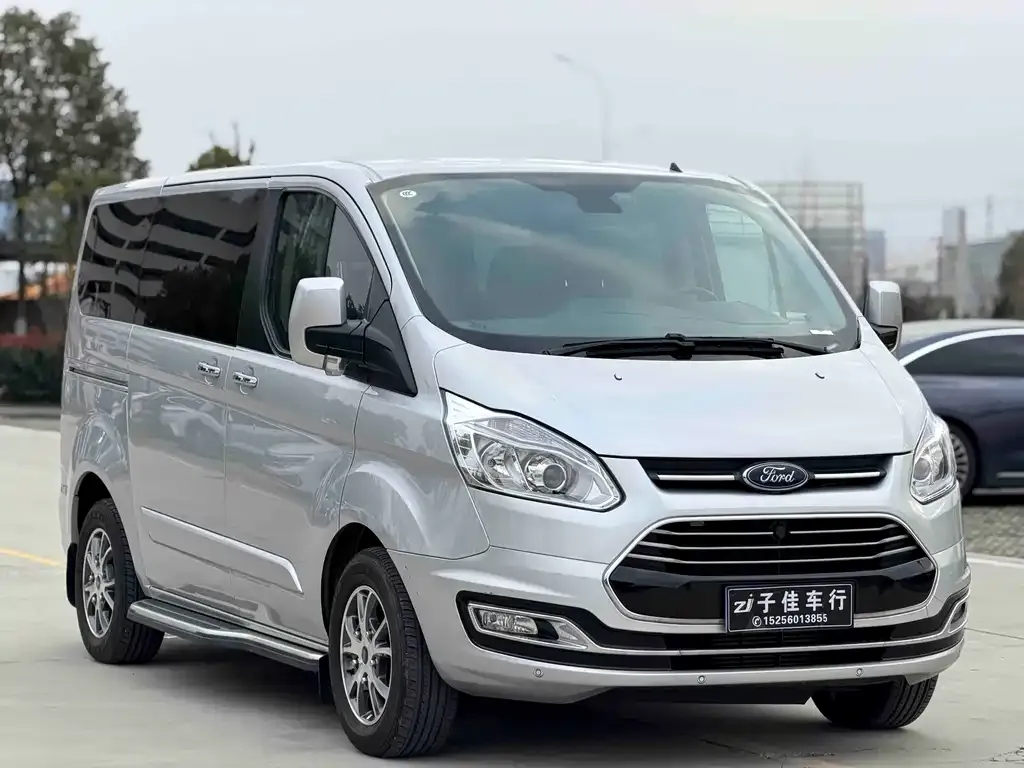 Ford Tourneo — фото 4