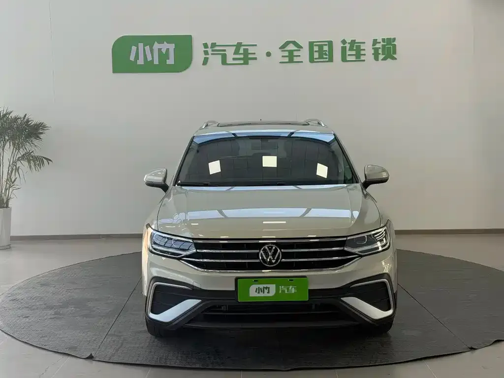 Volkswagen Tiguan L — фото 3