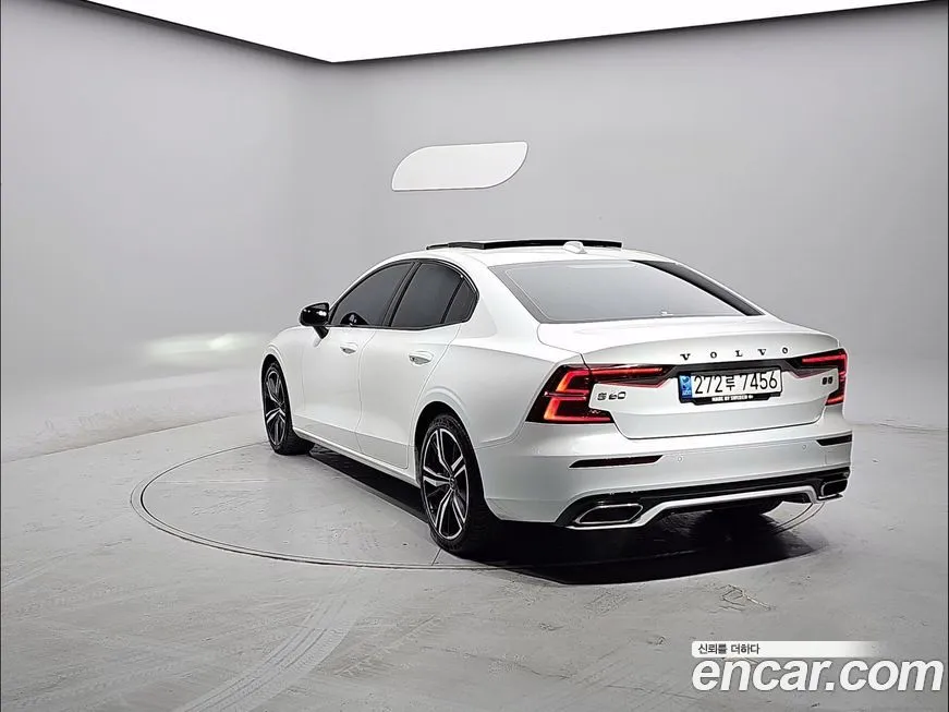 Volvo S60 2022 из KR, фото 4