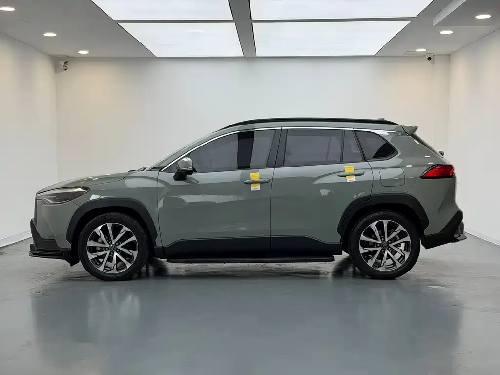 Toyota Corolla Cross 2022 из CN, фото 6