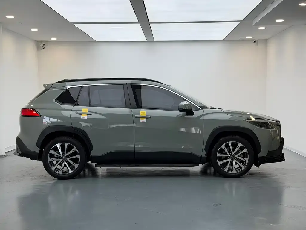 Toyota Corolla Cross 2022 из CN, фото 2