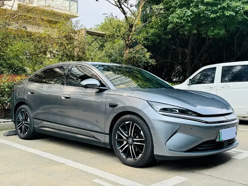 BYD Qin L — фото 9
