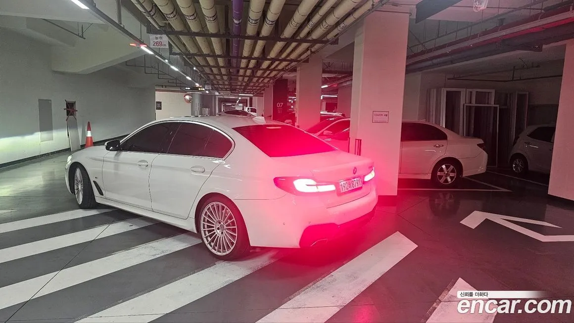 BMW 5-Series — фото 10