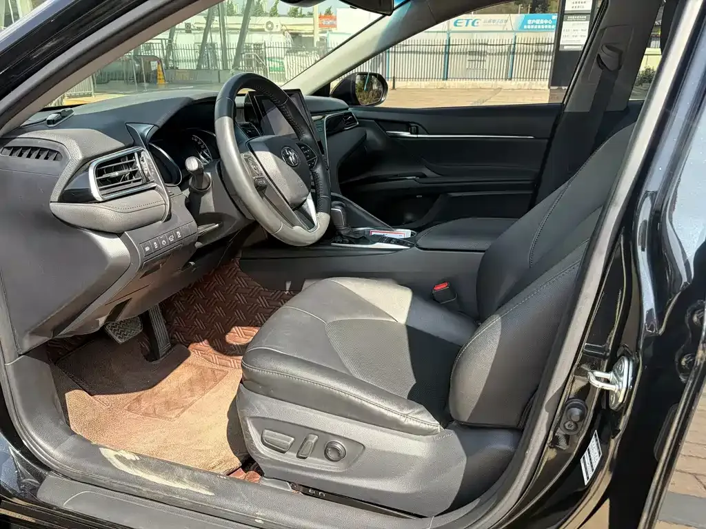 Toyota Camry 2021 из CN, фото 5