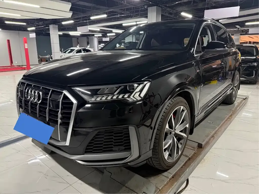 Audi Q7 2022 из CN, фото 1