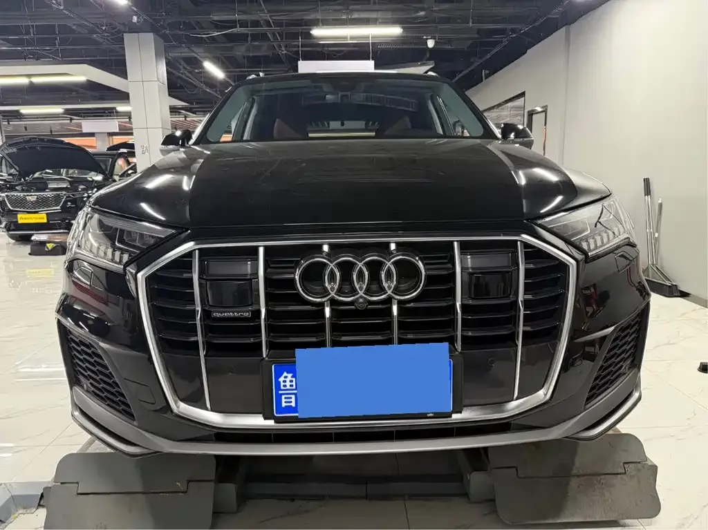 Audi Q7 2022 из CN, фото 10