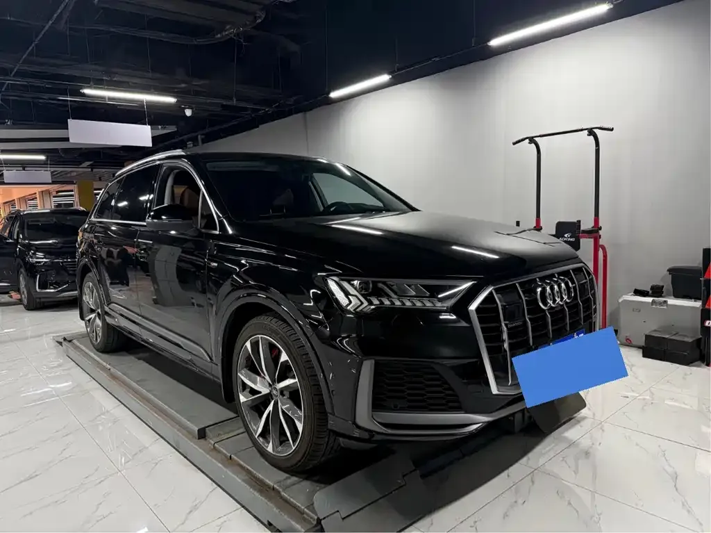 Audi Q7 2022 из CN, фото 6