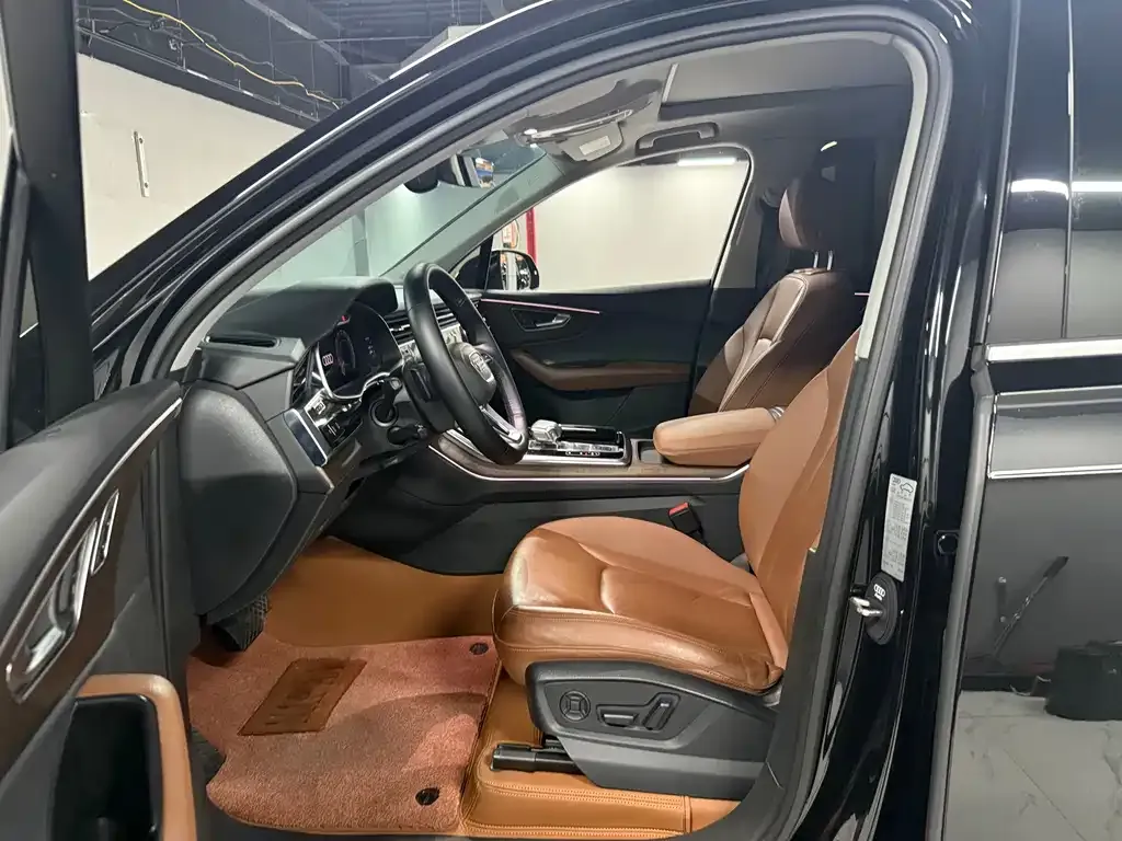 Audi Q7 2022 из CN, фото 7