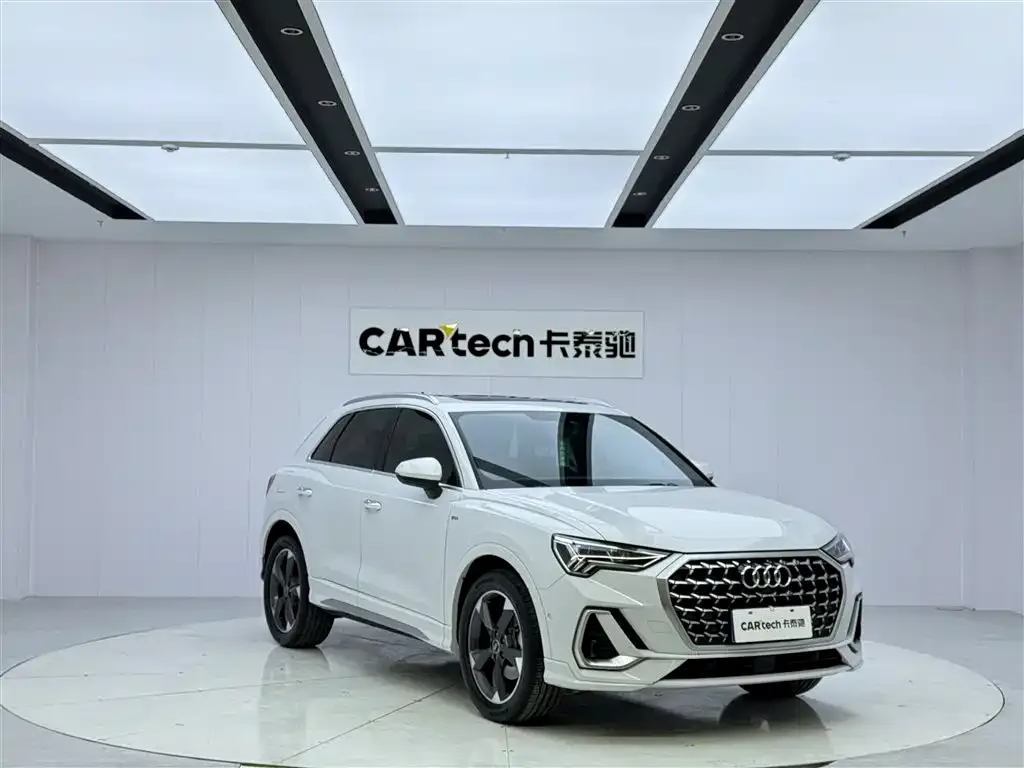 Audi Q3 — фото 10