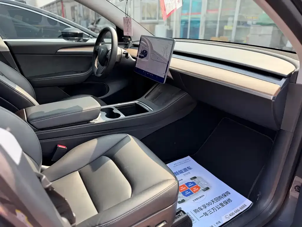 Tesla Model Y — фото 6
