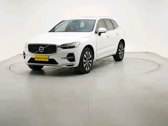 Volvo XC60 — фото 1