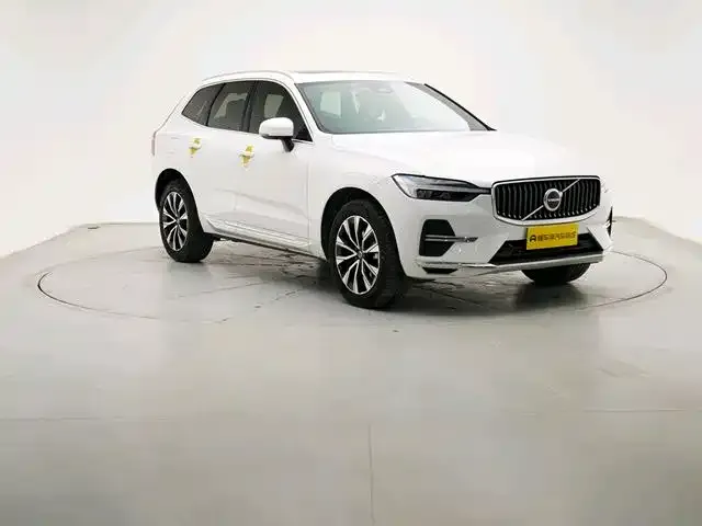 Volvo XC60 — фото 8