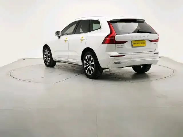 Volvo XC60 — фото 2