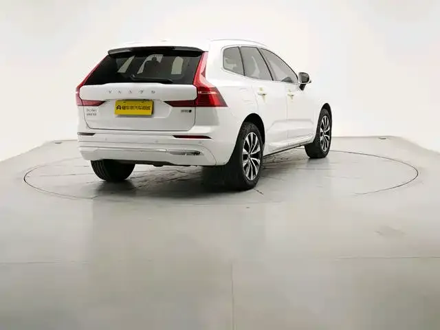Volvo XC60 — фото 3