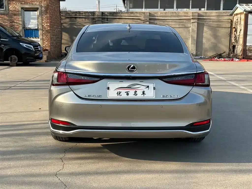 Lexus ES — фото 2