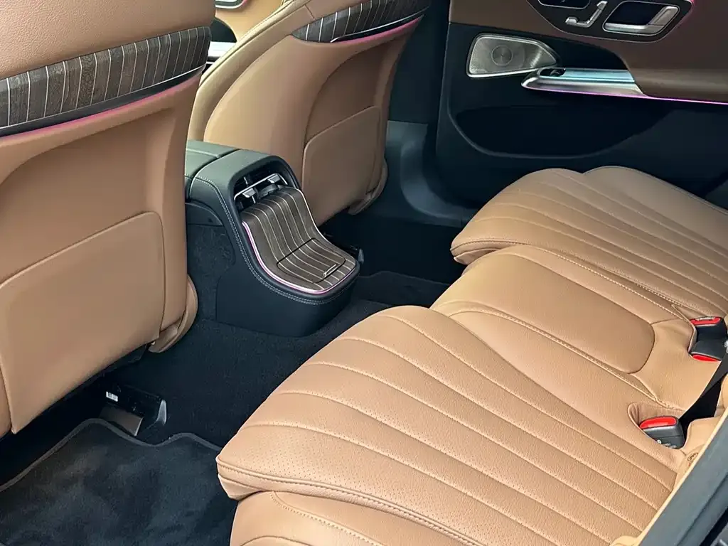 Mercedes-Benz E-Class 2025 из CN, фото 4