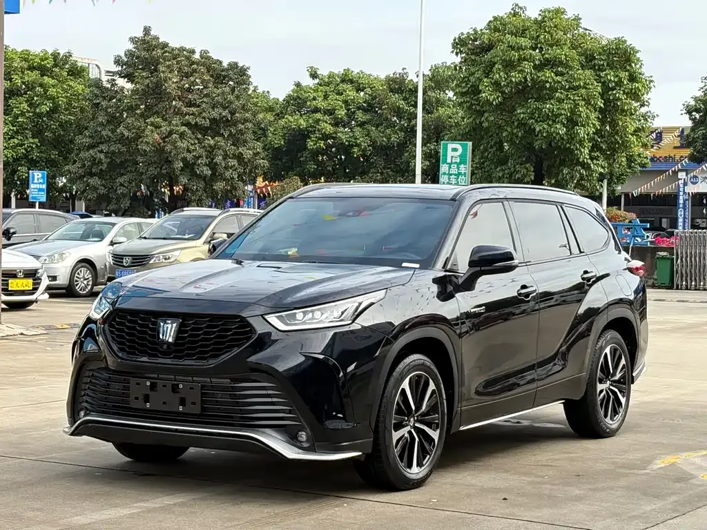 Toyota Crown Kluger 2024 из CN, фото 10