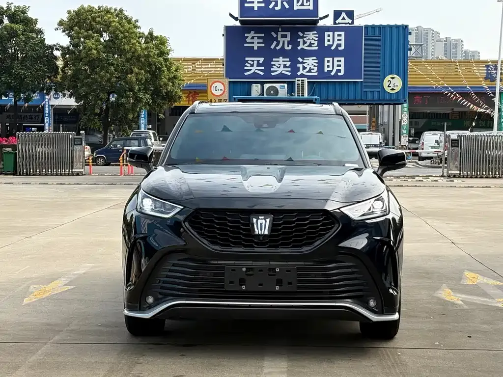 Toyota Crown Kluger 2024 из CN, фото 9