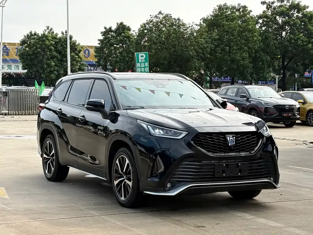 Toyota Crown Kluger 2024 из CN, фото 8
