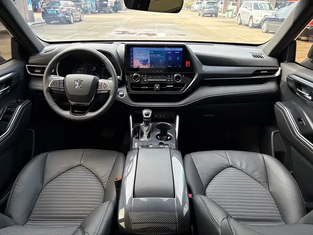 Toyota Crown Kluger 2024 из CN, фото 7