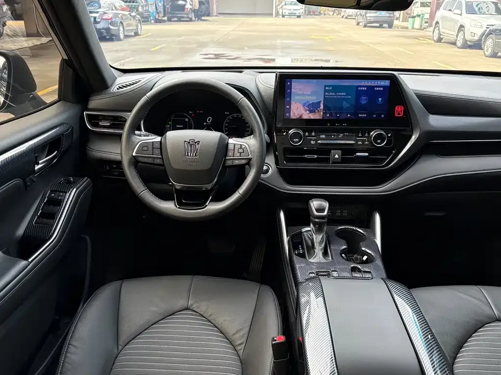 Toyota Crown Kluger 2024 из CN, фото 2