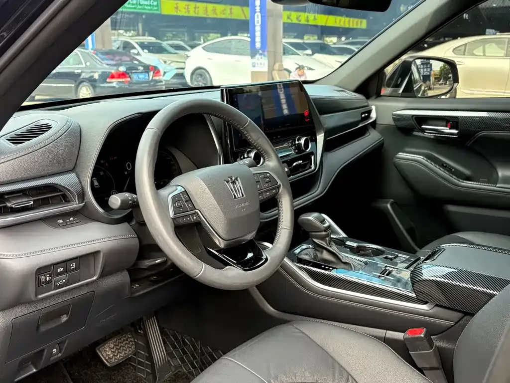 Toyota Crown Kluger 2024 из CN, фото 4