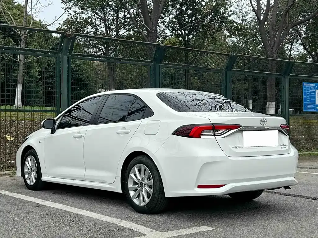 Toyota Corolla 2024 из CN, фото 8