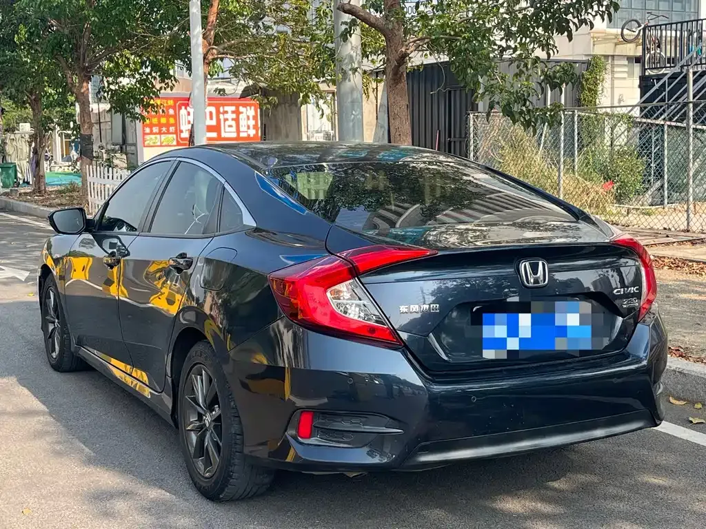 Honda Civic — фото 8