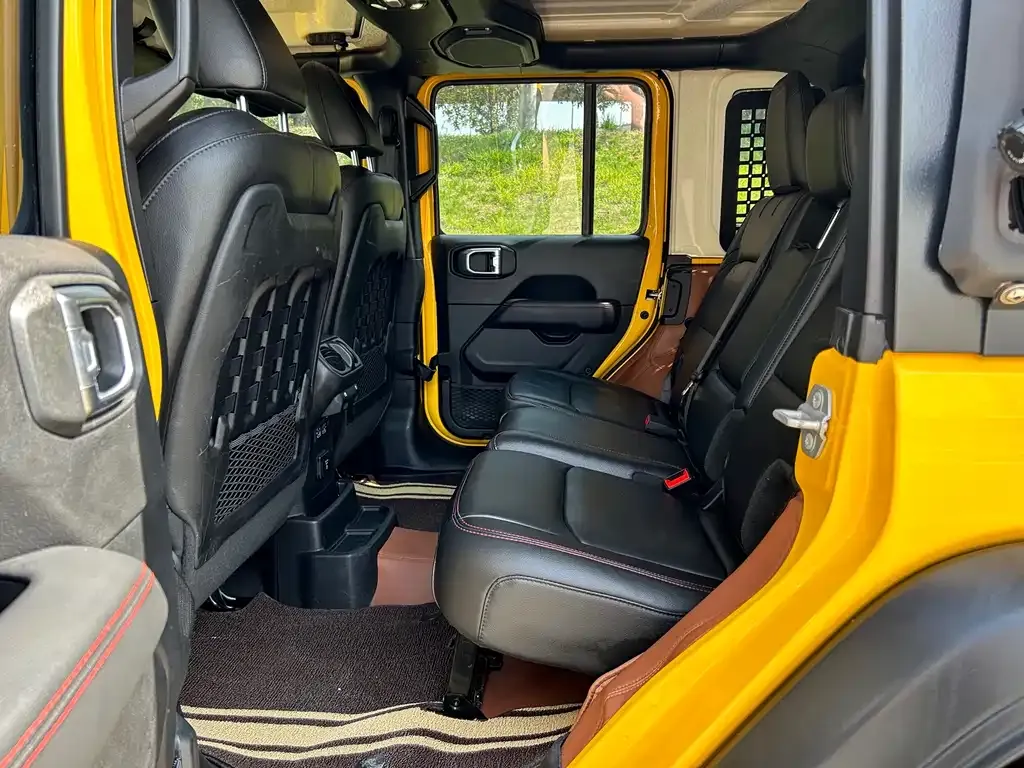 Jeep Wrangler — фото 2
