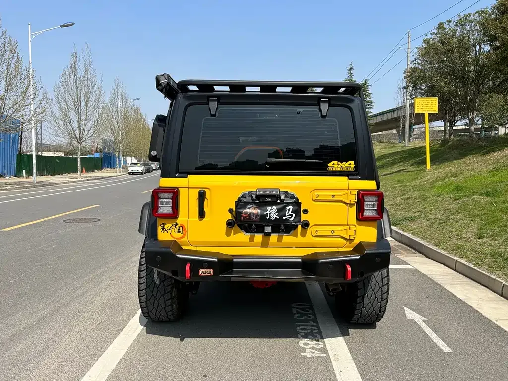 Jeep Wrangler — фото 9