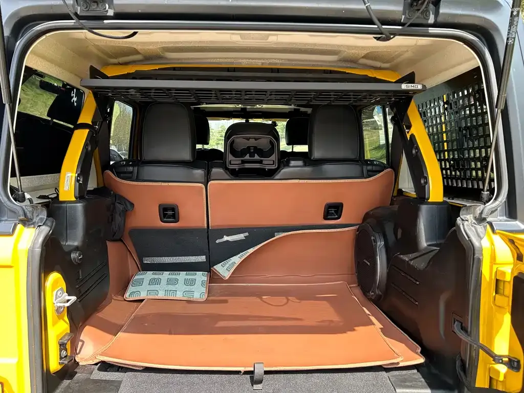Jeep Wrangler — фото 7