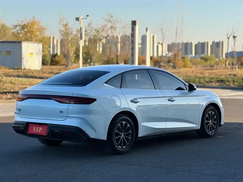 BYD Qin L — фото 9