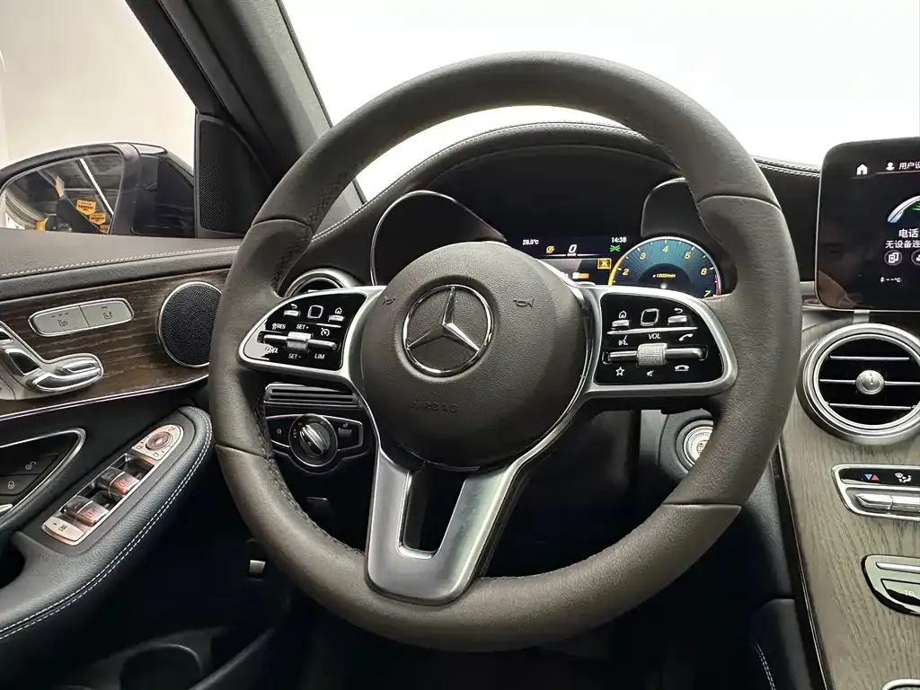 Mercedes-Benz GLC — фото 10