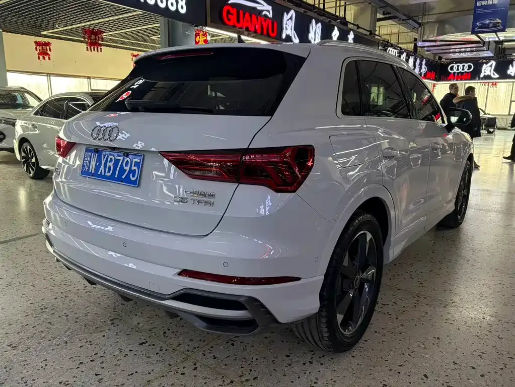 Audi Q3 — фото 6