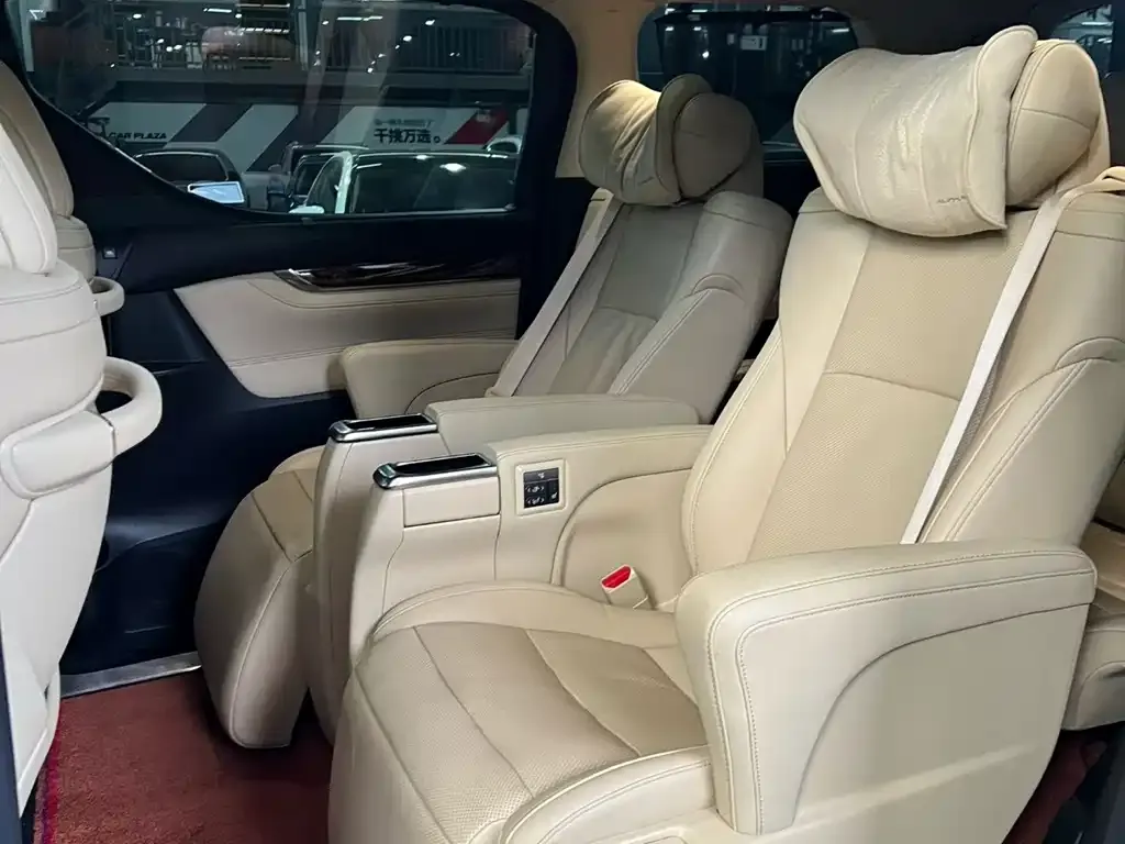 Toyota Alphard 2022 из CN, фото 4