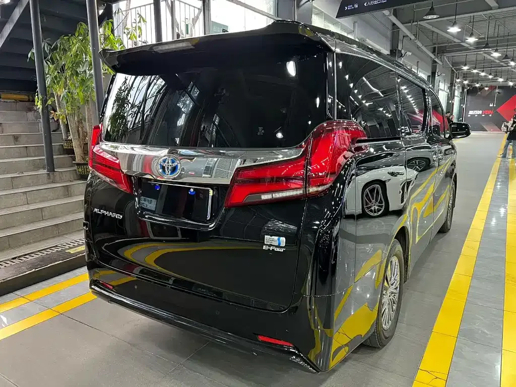 Toyota Alphard 2022 из CN, фото 7
