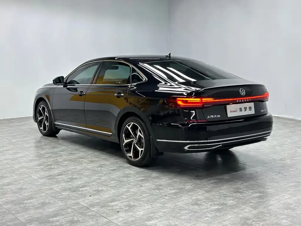 Volkswagen Passat — фото 5