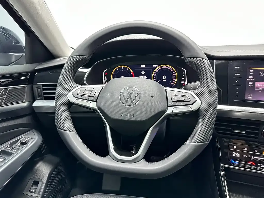 Volkswagen Passat — фото 7