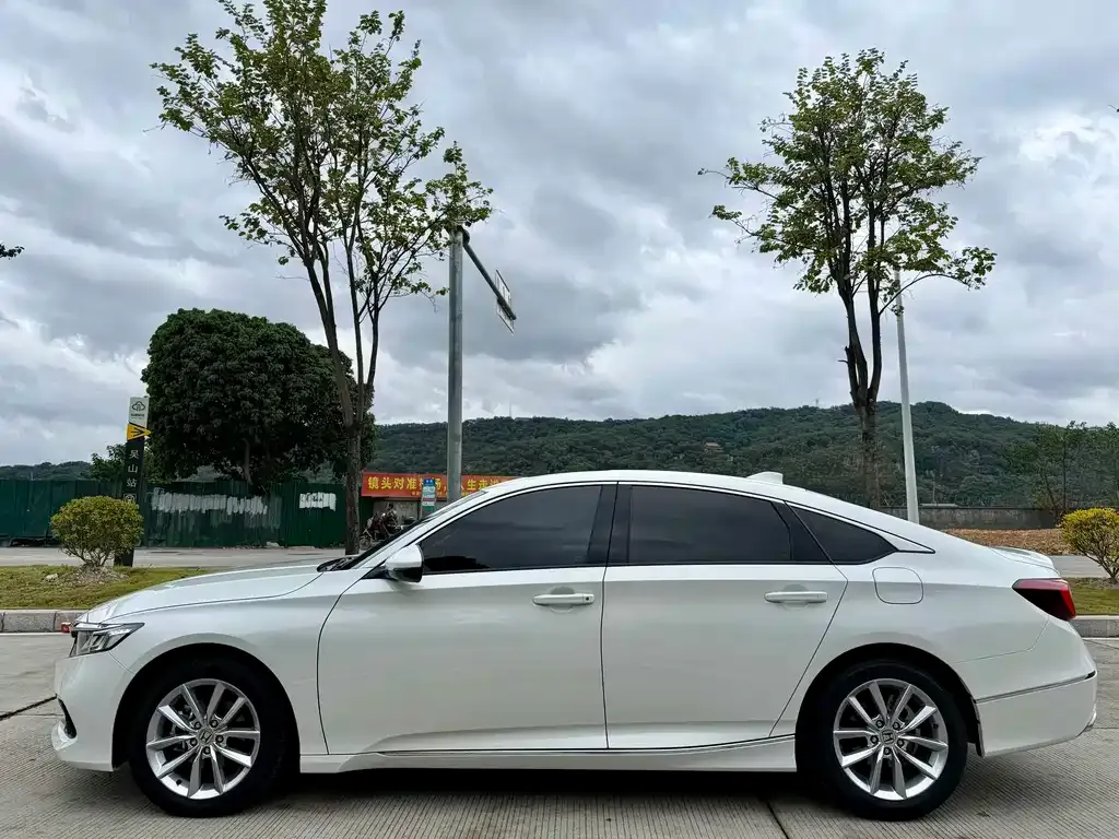 Honda Accord — фото 6