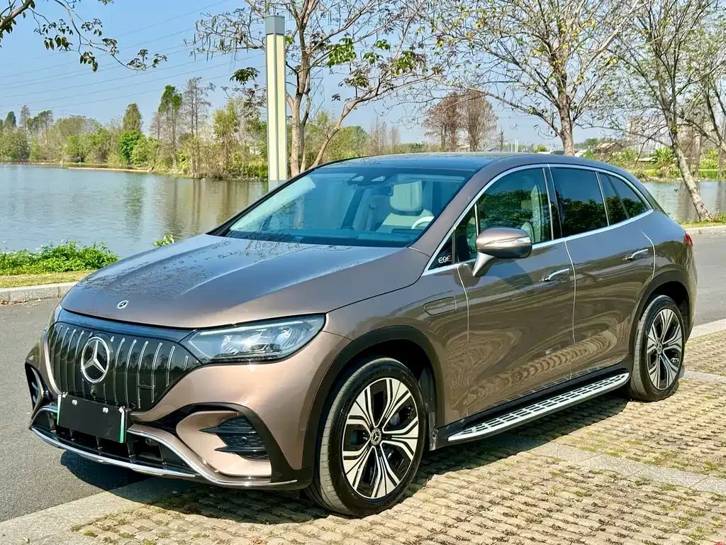 Mercedes-Benz EQE SUV — фото 1